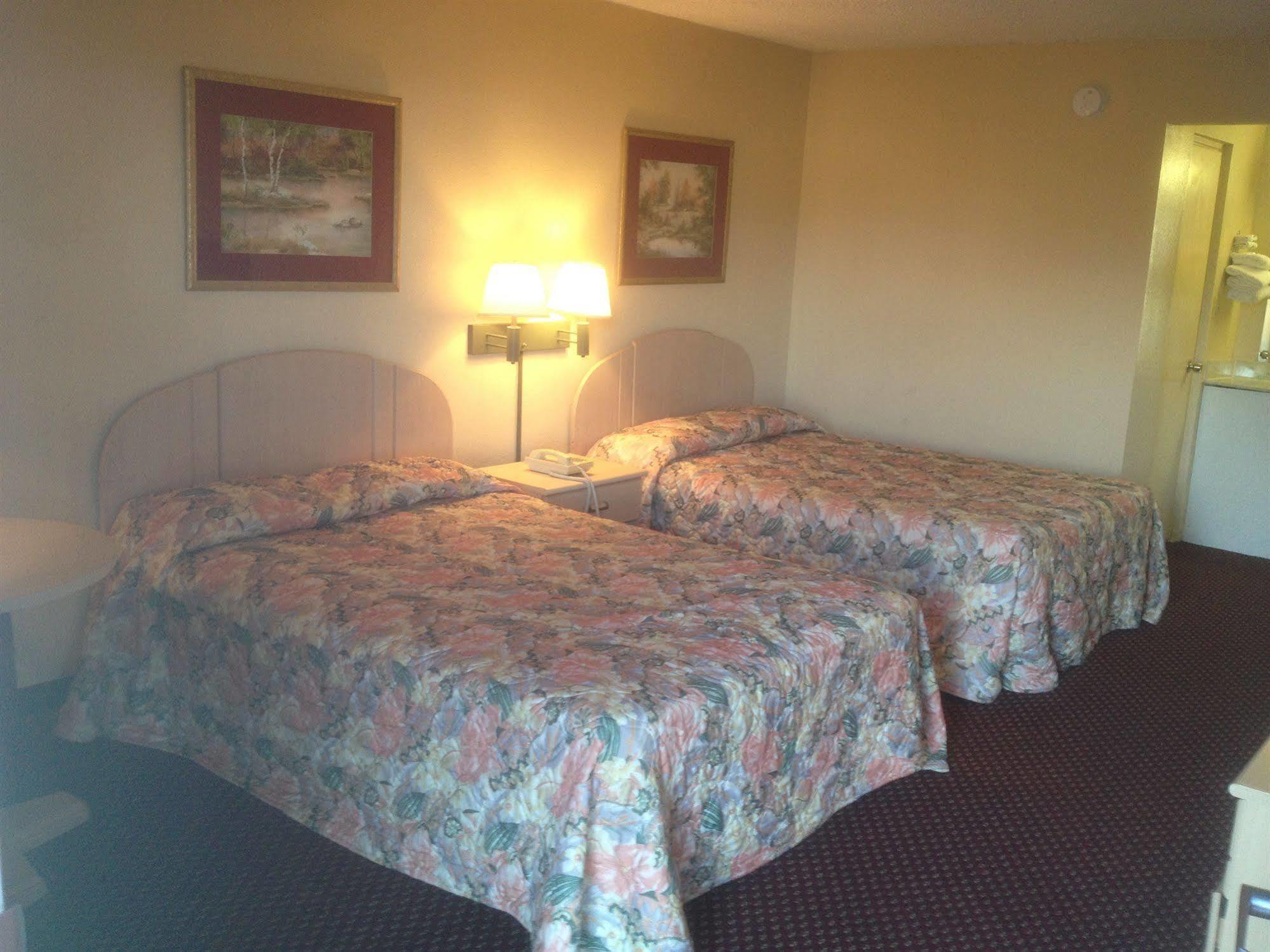 Executive Inn Calhoun Exterior photo