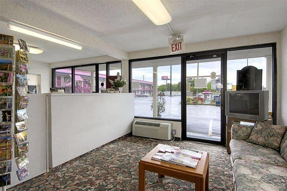 Executive Inn Calhoun Exterior photo